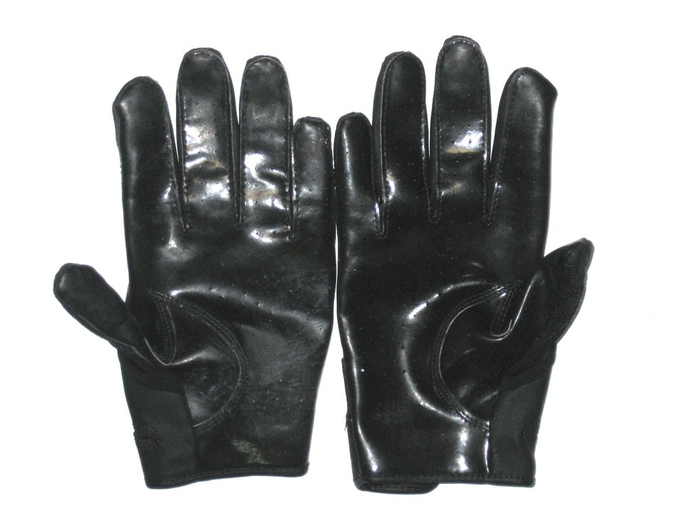 Brandon Whitaker Montreal Alouettes Practice Worn & Signed Black Cutters Gloves - Several Inscriptions! - Image 5