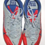 Kerry Wynn New York Giants Game Worn & Signed Red, Gray & Blue Nike Cleats - Image 2