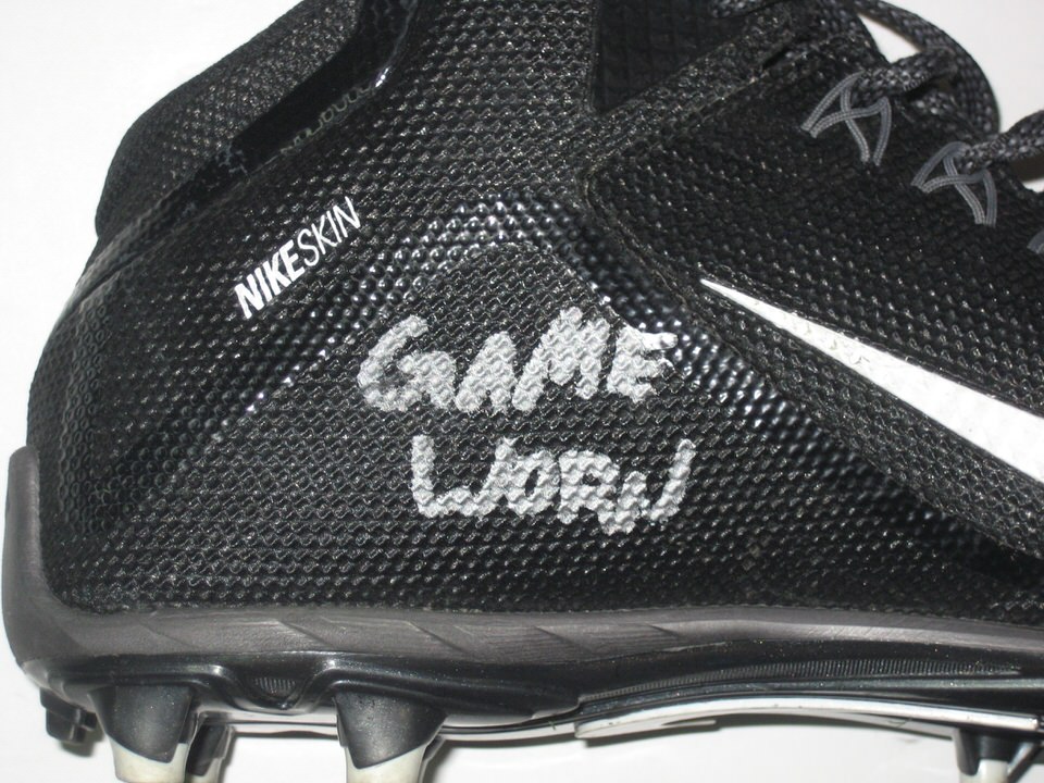 Nikeskin alpha cleats top