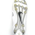 Orleans Darkwa 2017 New York Giants Game Worn & Signed White & Black Nike Cleat - Image 9