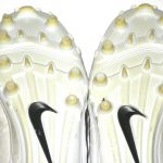 Orleans Darkwa 2017 New York Giants Game Worn & Signed White & Black Nike Field General Cleats - Image 10