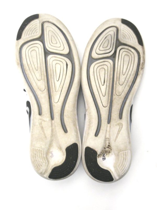 Deontae Skinner New York Giants Training Worn & Signed Gray & Black Nike Lunarstelos Shoes - Image 9