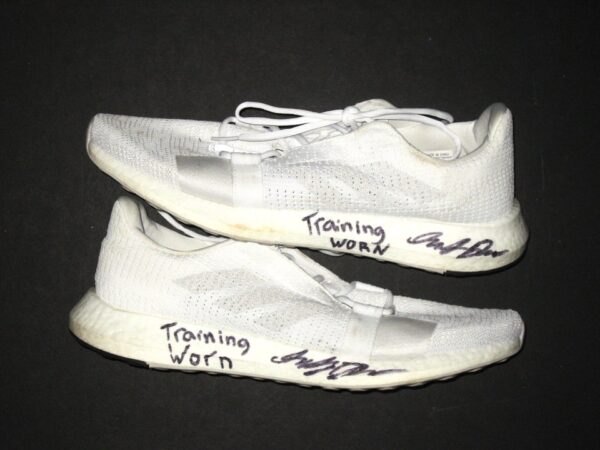 Indigo Diaz 2021 Mississippi Braves Training Worn & Signed White & Grey Adidas Senseboost Go Shoes