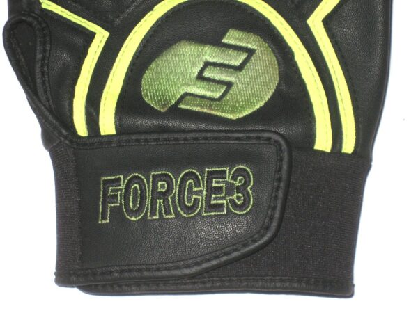Rusber Estrada 2022 Augusta GreenJackets Game Used & Signed Black & Green Force3 Batting Glove (Single)