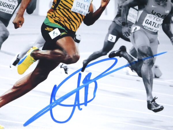 Usain Bolt Signed Men's 200 Metres Gold at World Athletics Championships 8 x 10 Photo