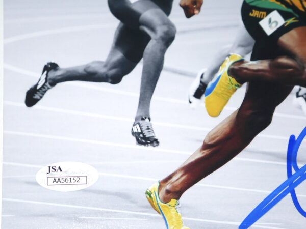 Usain Bolt Signed Men's 200 Metres Gold at World Athletics Championships 8 x 10 Photo