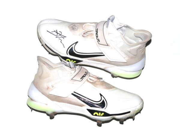 Darius Vines 2023 Atlanta Braves Game Worn & Signed Nike Trout Baseball Cleats - Pitched 6 Innings, Ronald Acuna Jr became 1st 40:70 Member!