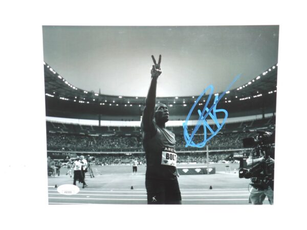 Usain Bolt Autographed Signed Paris MEETING AREVA 100 Metres 8 x 10 Photo