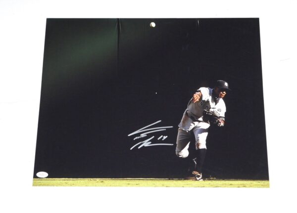 Curtis Granderson Autographed Signed New York Yankees 16 x 20 Photo - JSA Hologram