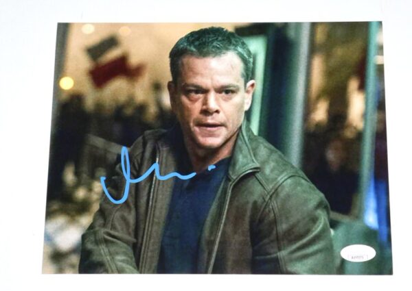 Matt Damon Autographed Signed Jason Bourne 'The Bourne Identity 8 x 10 Photo - JSA Hologram