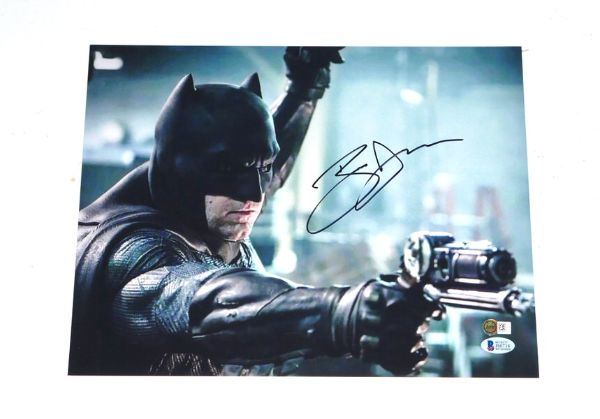 Ben Affleck Signed Bruce Wayne Batman v Superman Dawn of Justice 11x14 Photo - Beckett Witnessed