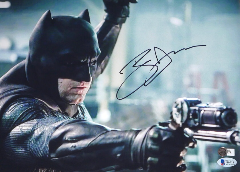 Ben Affleck Signed Bruce Wayne Batman v Superman Dawn of Justice 11x14 Photo - Beckett Witnessed