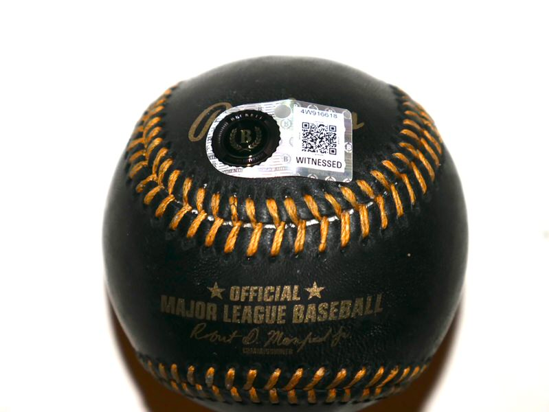Matt Chapman San Francisco Giants Signed Rawlings OML Black Leather Baseball - Beckett Witnessed