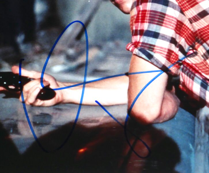 Willem Dafoe Signed Sergeant Buck McGriff Off Limits 8x10 Photo (PSA)